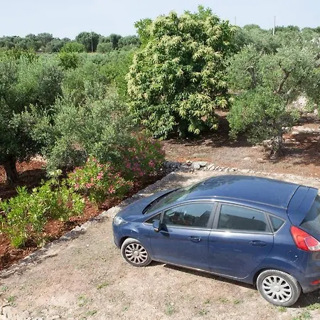 Trullo La Porta Verde, Itria Valley 別荘 オストゥーニ